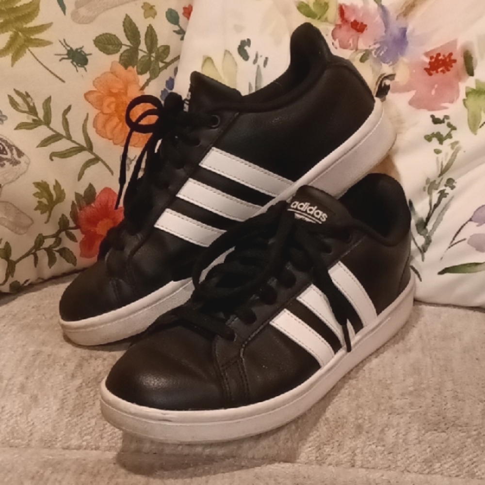 EUC Adidas Cloudfoam Black With White Stripes Sneakers Women's 8.5